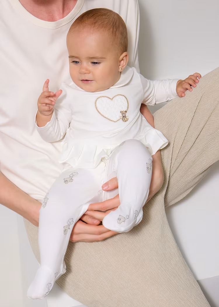 Corredino neonato: cosa serve davvero (e cosa no)